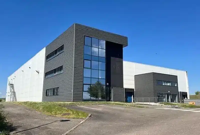 Business or logistics building in Solgne 