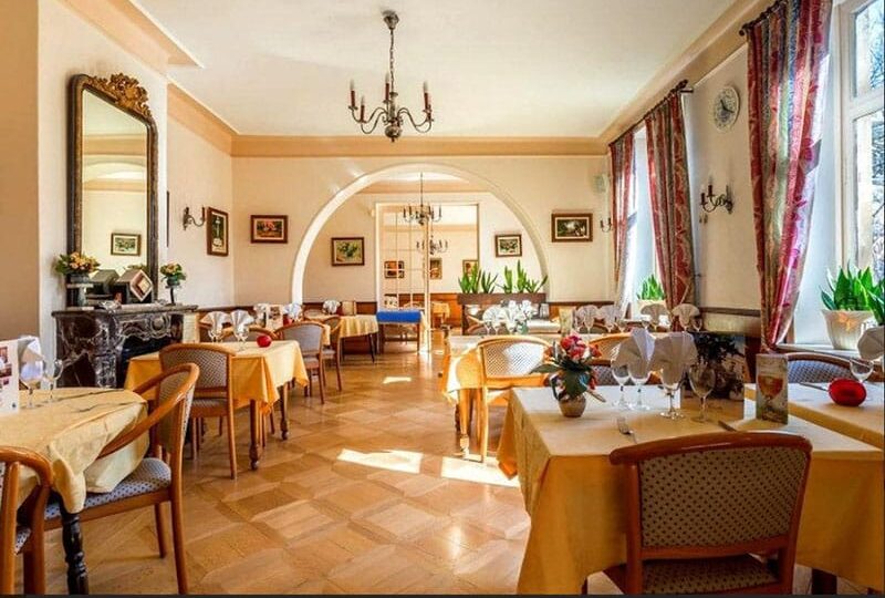 KNUTANGE: hotel-restaurant for sale