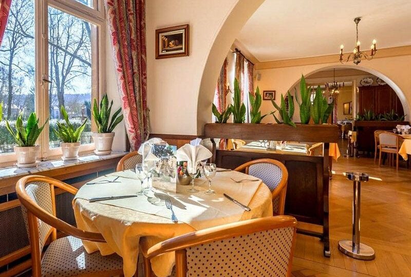 KNUTANGE: hotel-restaurant for sale