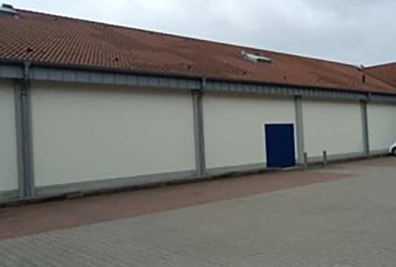 982 m² building for rent in Forbach, immediately available.